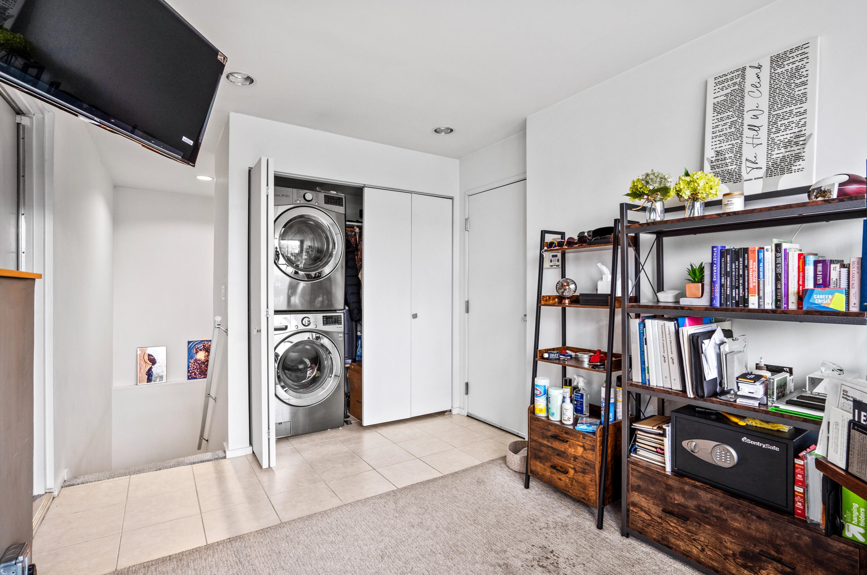 2023 Commerce St, Milwaukee WI  53212-3472 exterior