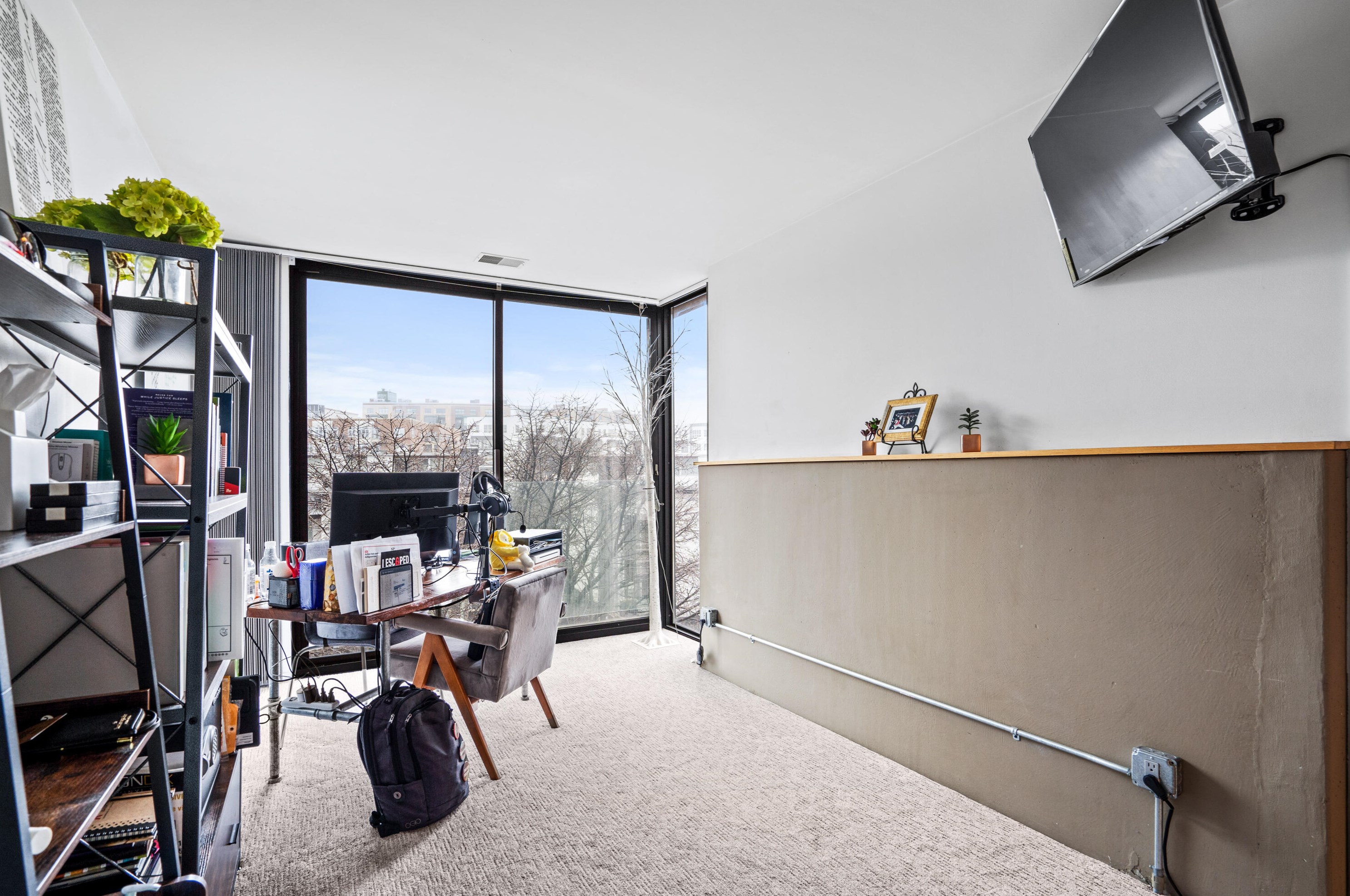 2023 Commerce St, Milwaukee WI  53212-3472 exterior