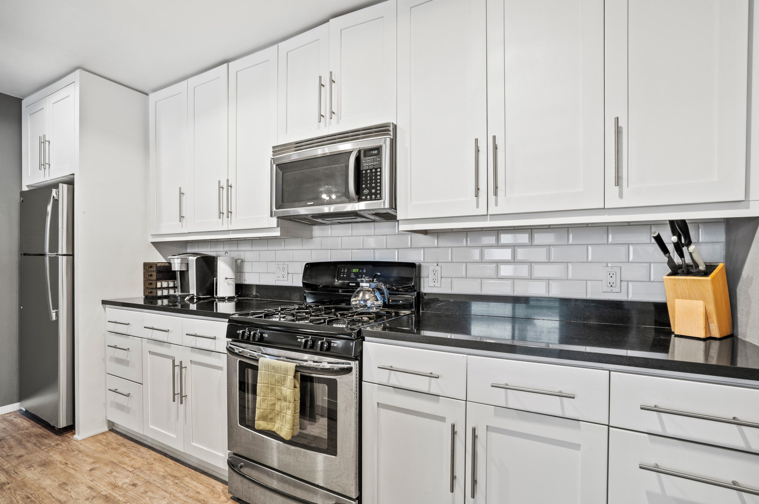 2023 Commerce St, Milwaukee WI  53212-3472 exterior