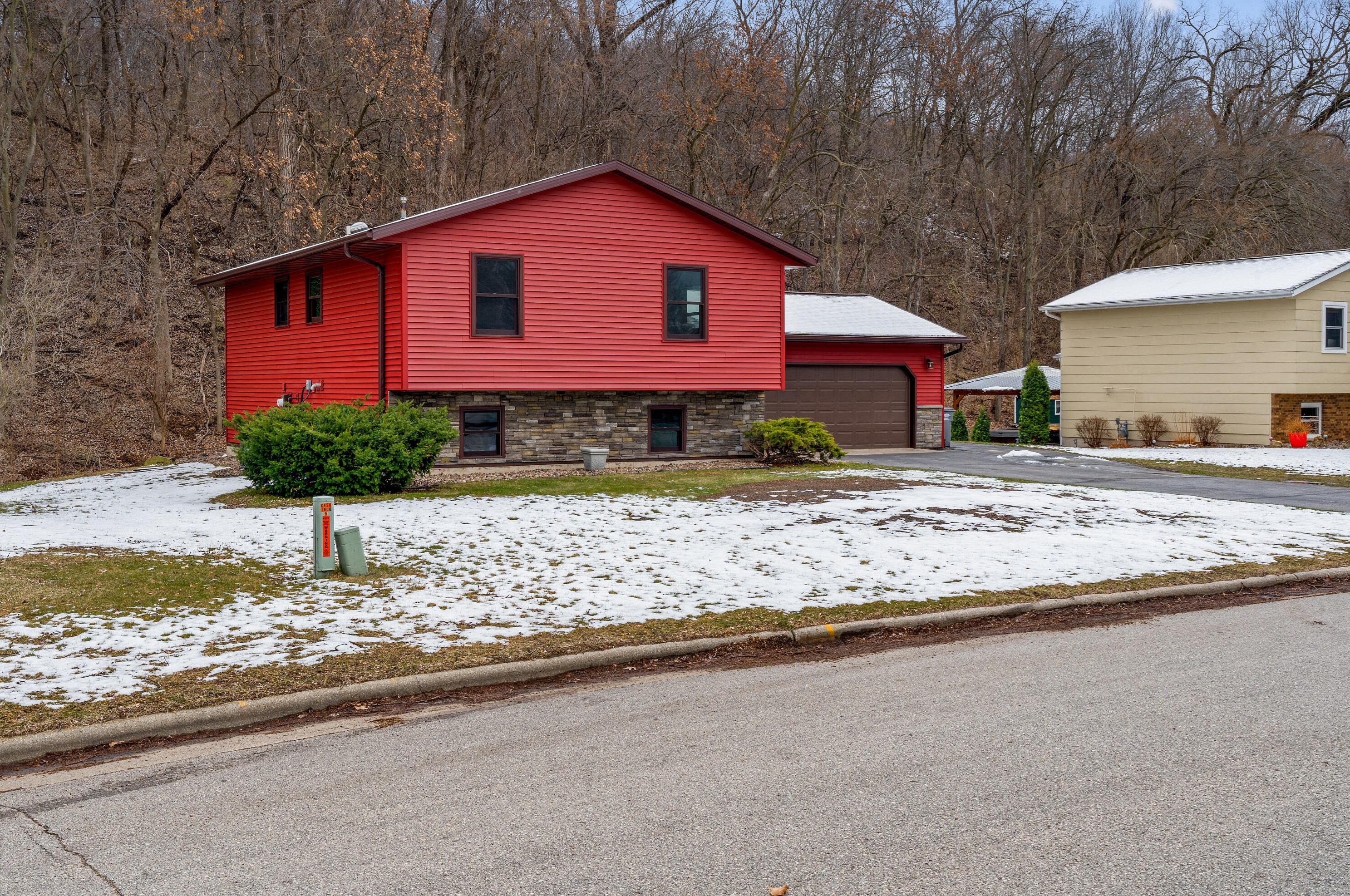 703 Evergreen Dr, Holmen WI  54636-9159 exterior