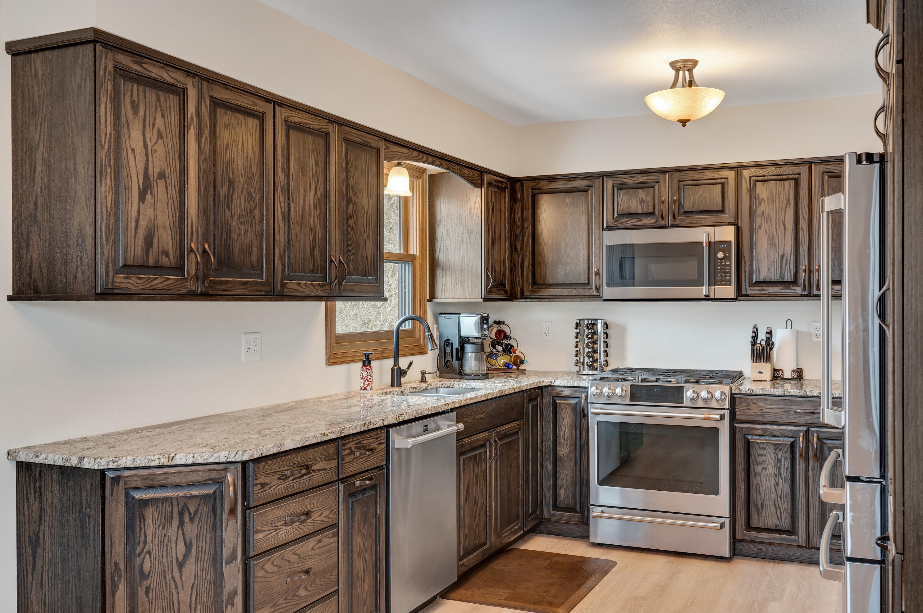 703 Evergreen Dr, Holmen WI  54636-9159 exterior