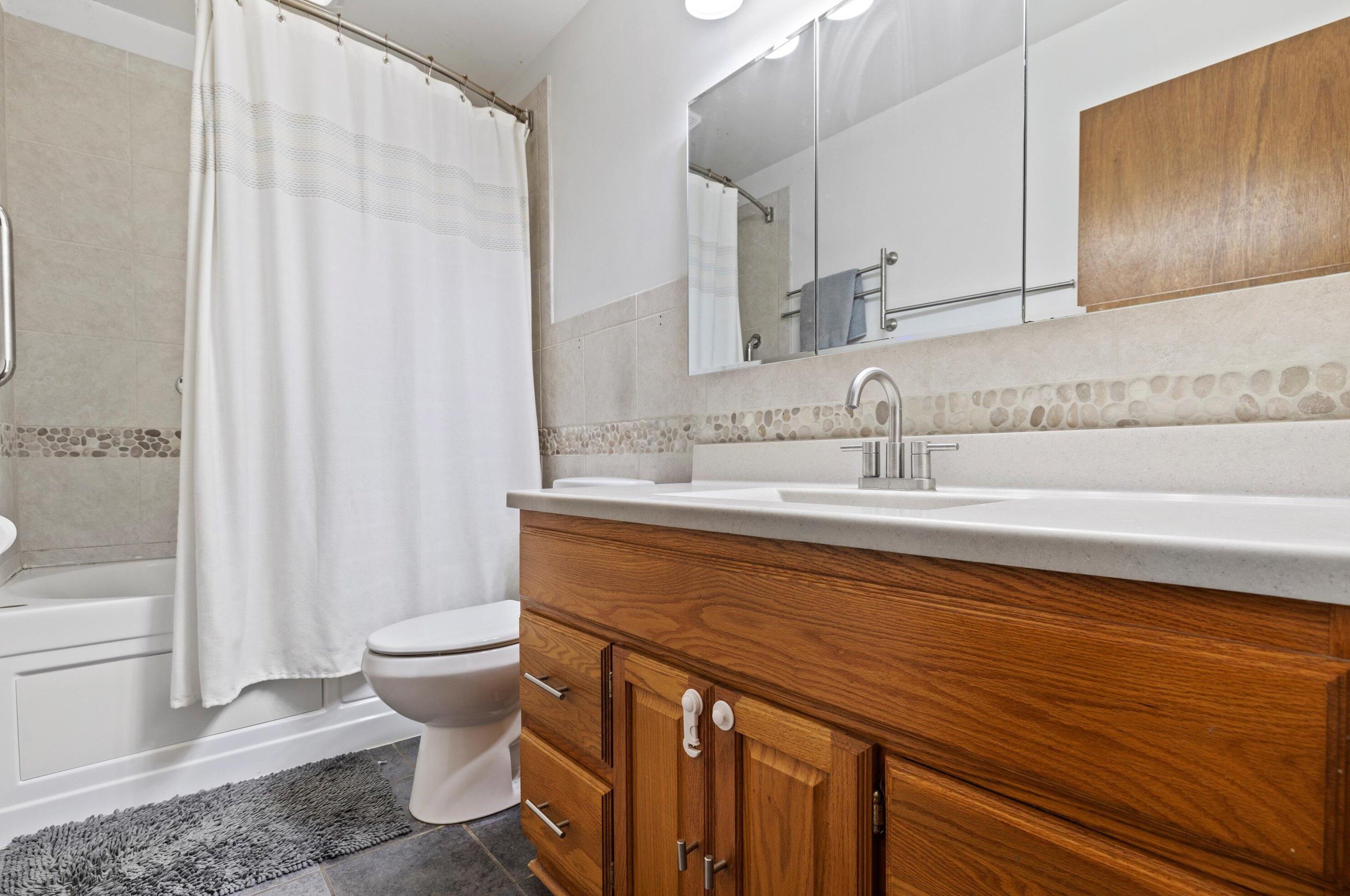 4911 33 Ave, Kenosha WI 53144-4019 exterior