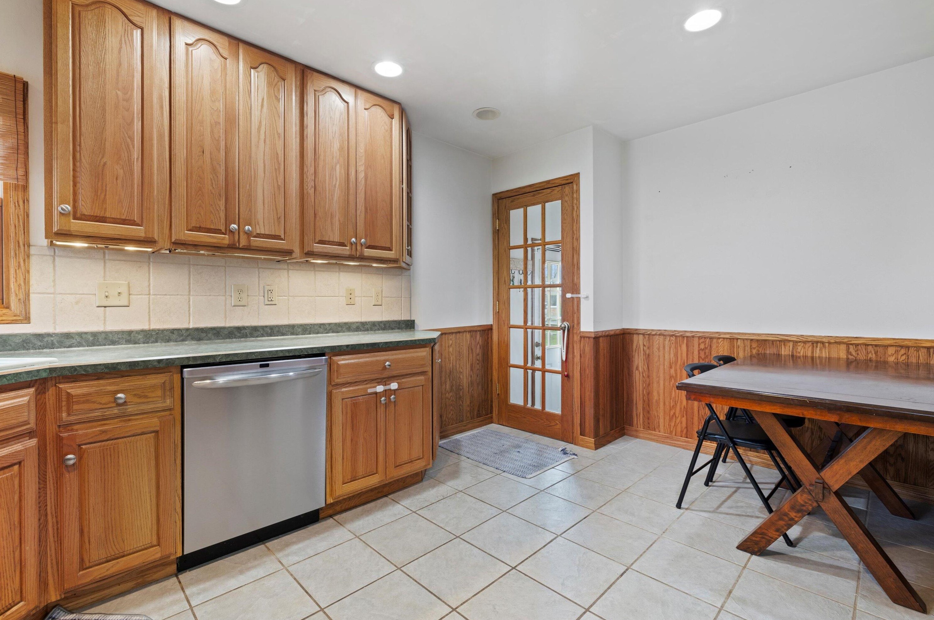 4911 33 Ave, Kenosha WI 53144-4019 exterior