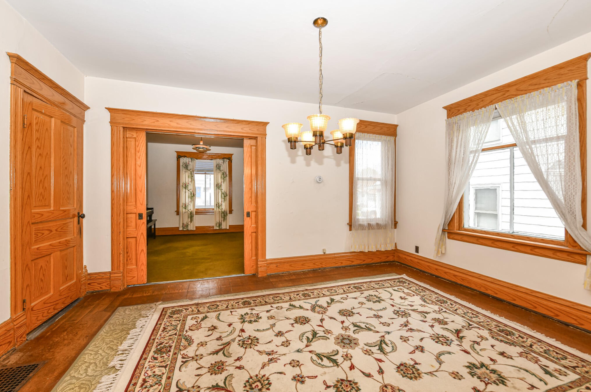 219 7th Ave, West Bend WI  53095-3240 exterior
