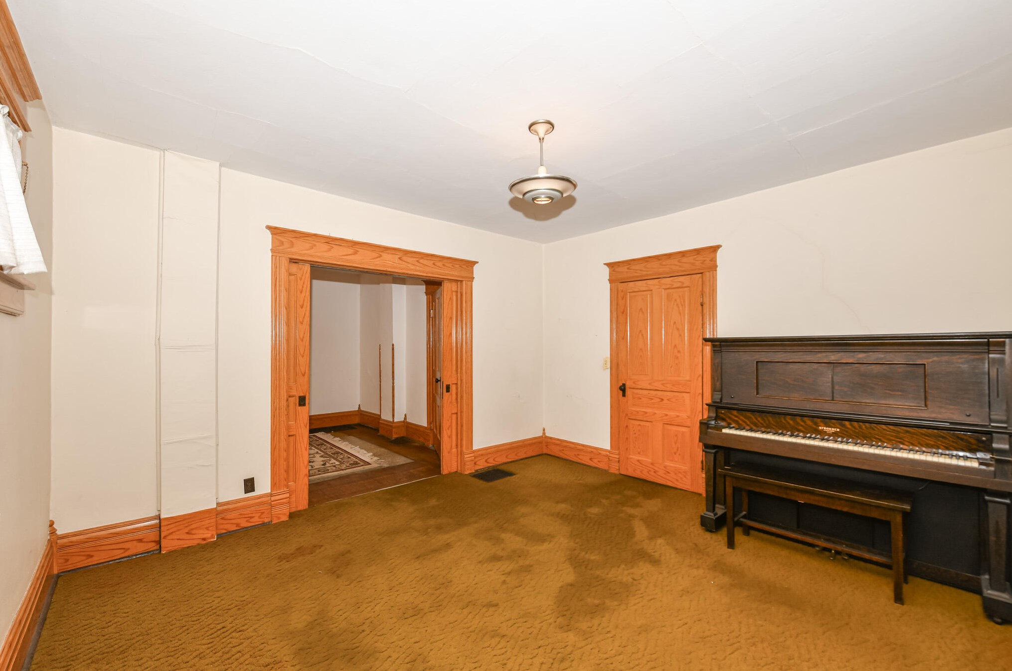 219 7th Ave, West Bend WI  53095-3240 exterior