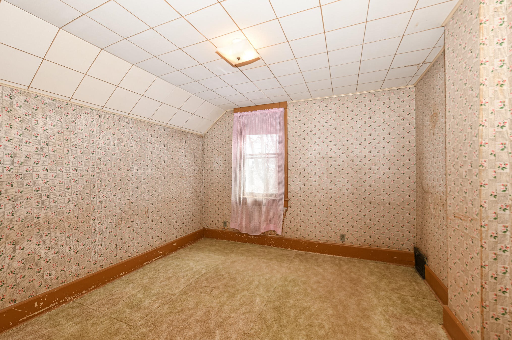 219 7th Ave, West Bend WI  53095-3240 exterior