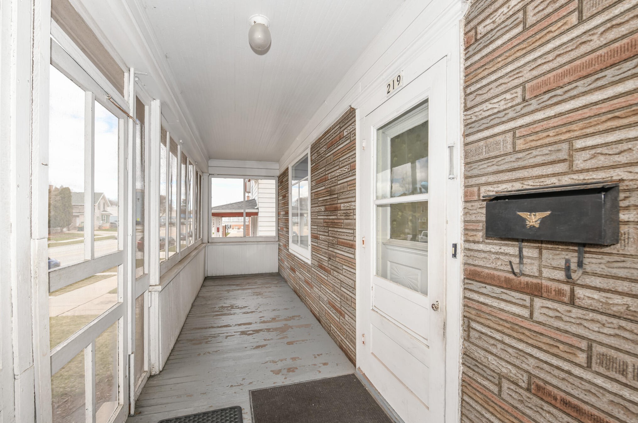 219 7th Ave, West Bend WI  53095-3240 exterior