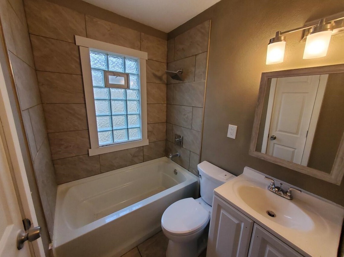 3960 28th St, Milwaukee WI  53216-2637 exterior