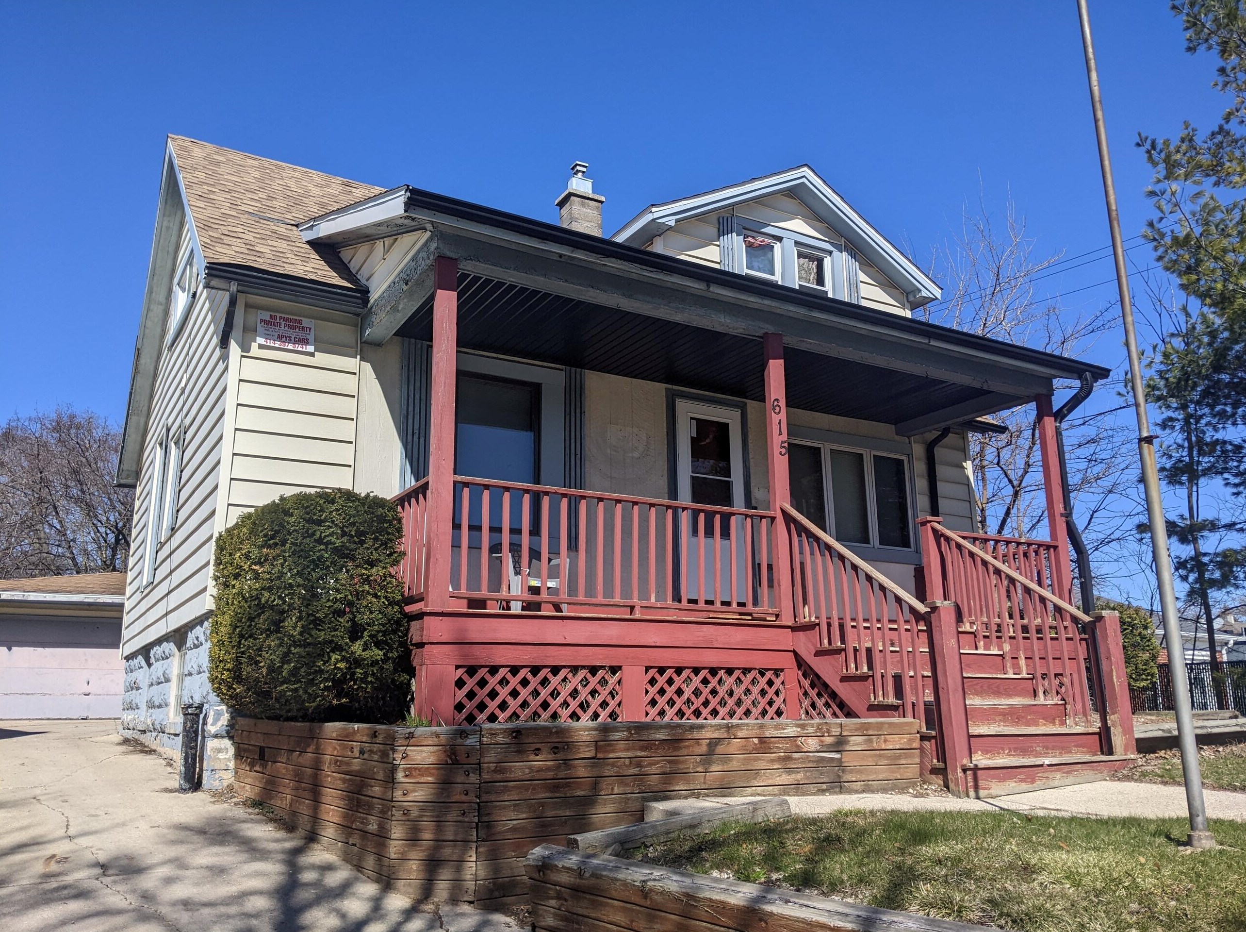 615 Hawley Rd, Milwaukee WI  53214-1948 exterior