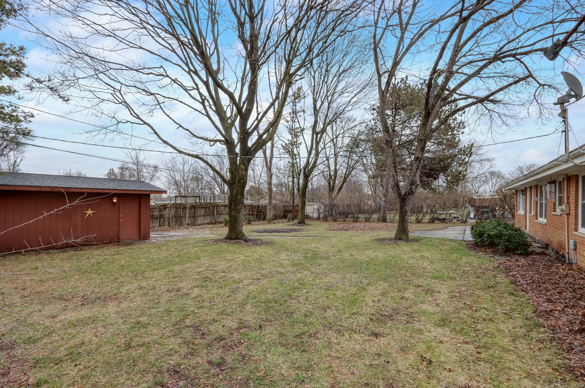 6426 Glenbrook Rd, Milwaukee WI  53223-1540 exterior