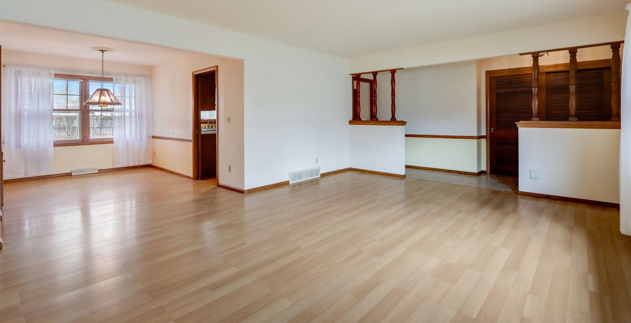 6426 Glenbrook Rd, Milwaukee WI  53223-1540 exterior