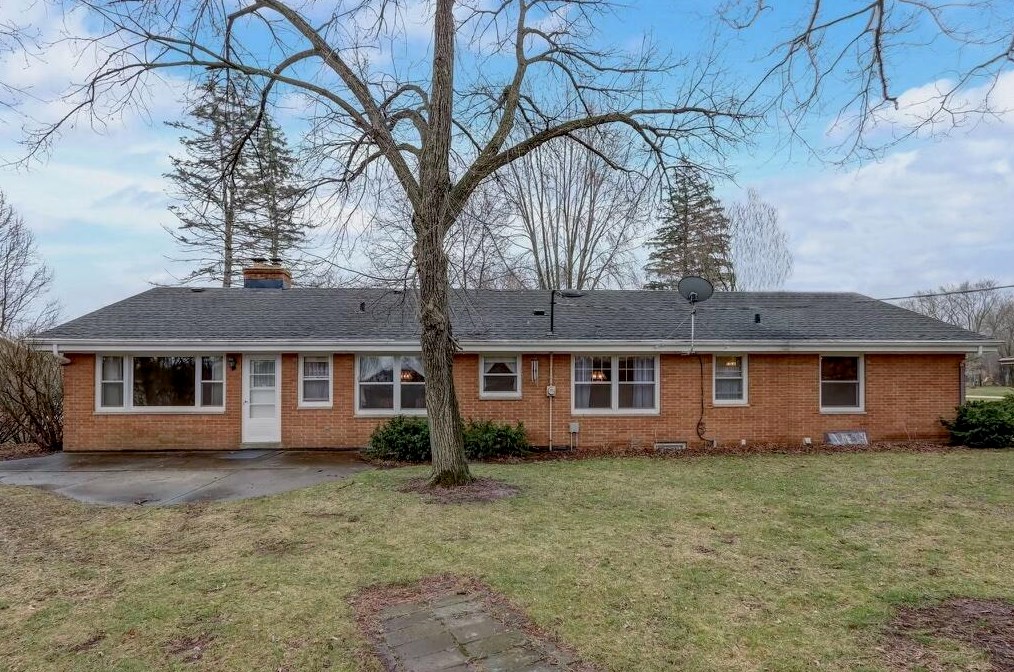 6426 Glenbrook Rd, Milwaukee WI  53223-1540 exterior