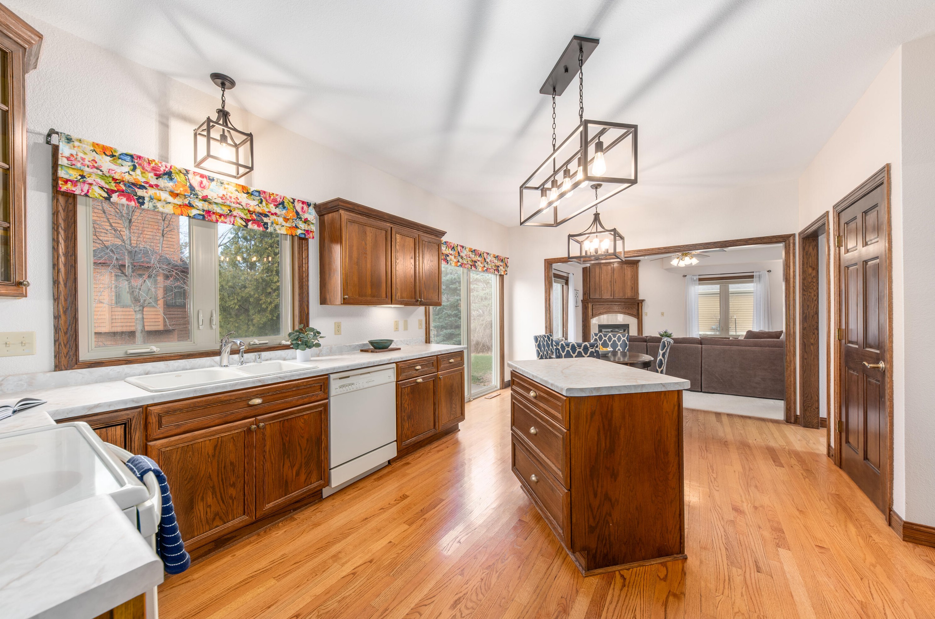 10932 Heritage Dr, Milwaukee WI  53224-5036 exterior