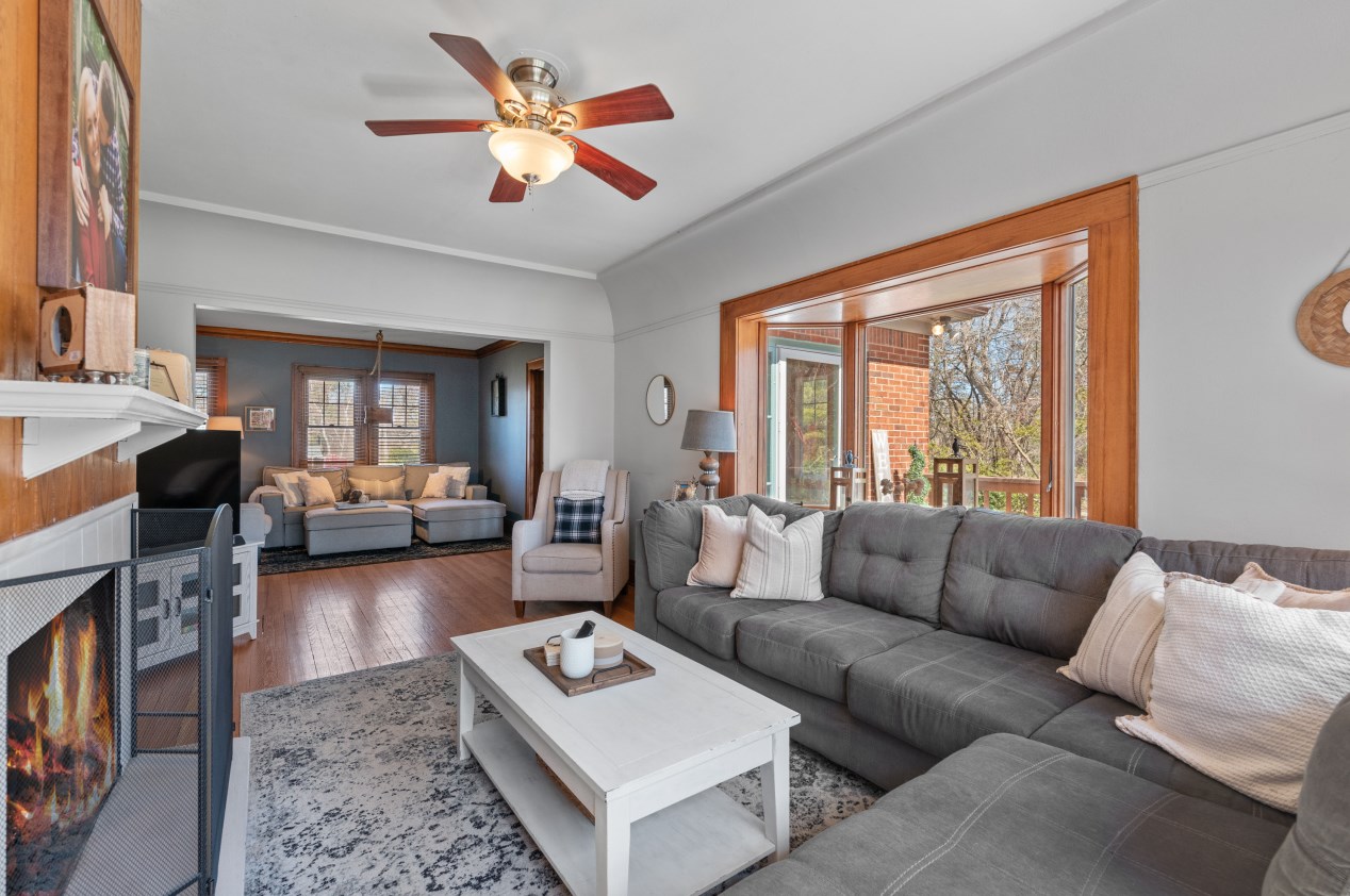 535 Calumet Rd, Milwaukee WI  53217-3468 exterior