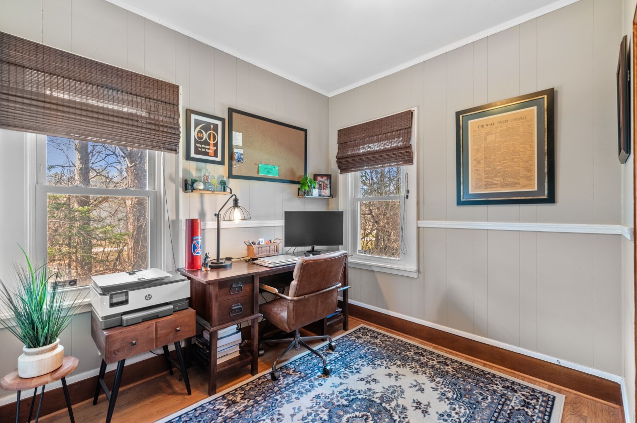 535 Calumet Rd, Milwaukee WI  53217-3468 exterior