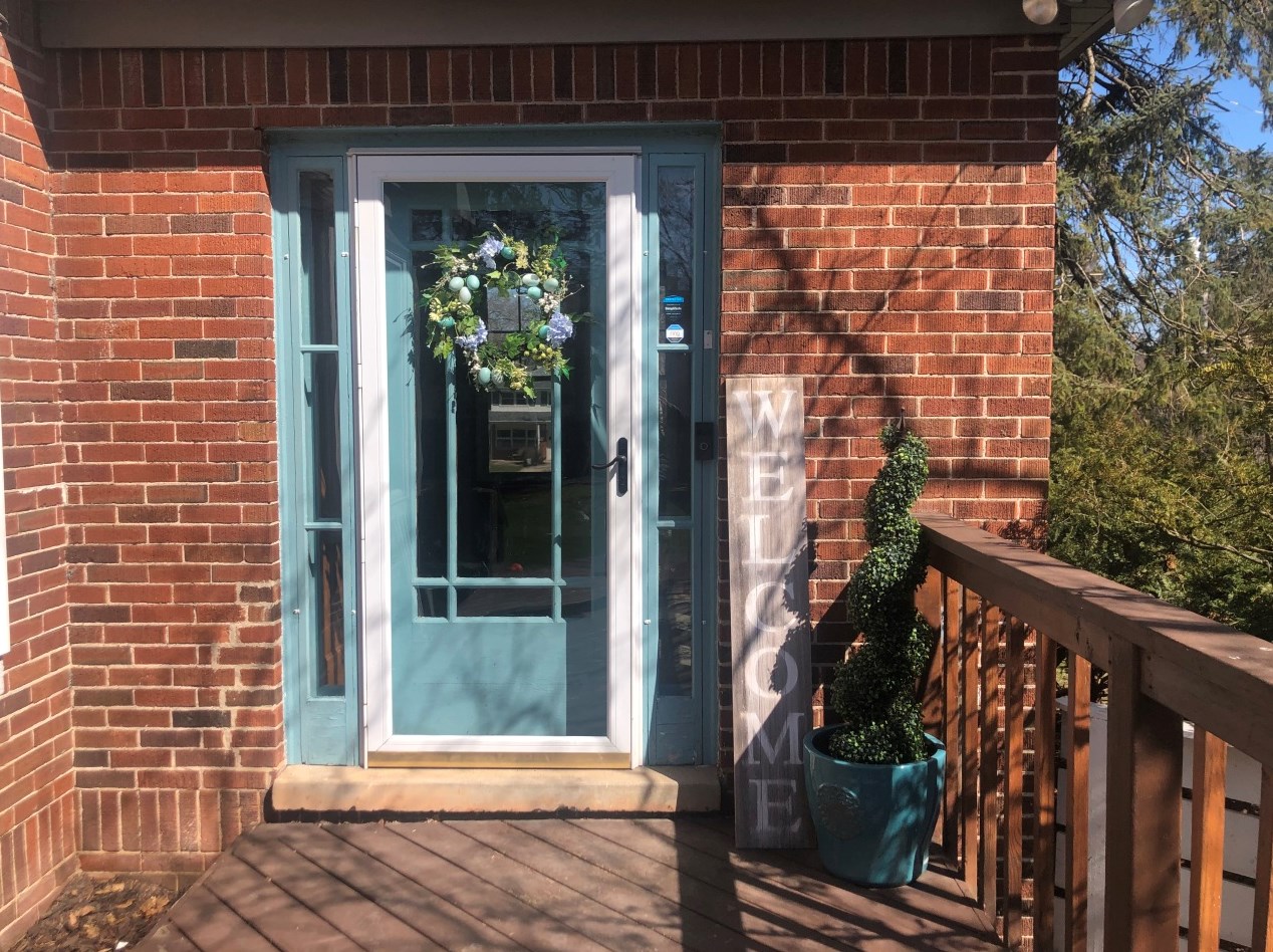 535 Calumet Rd, Milwaukee WI  53217-3468 exterior