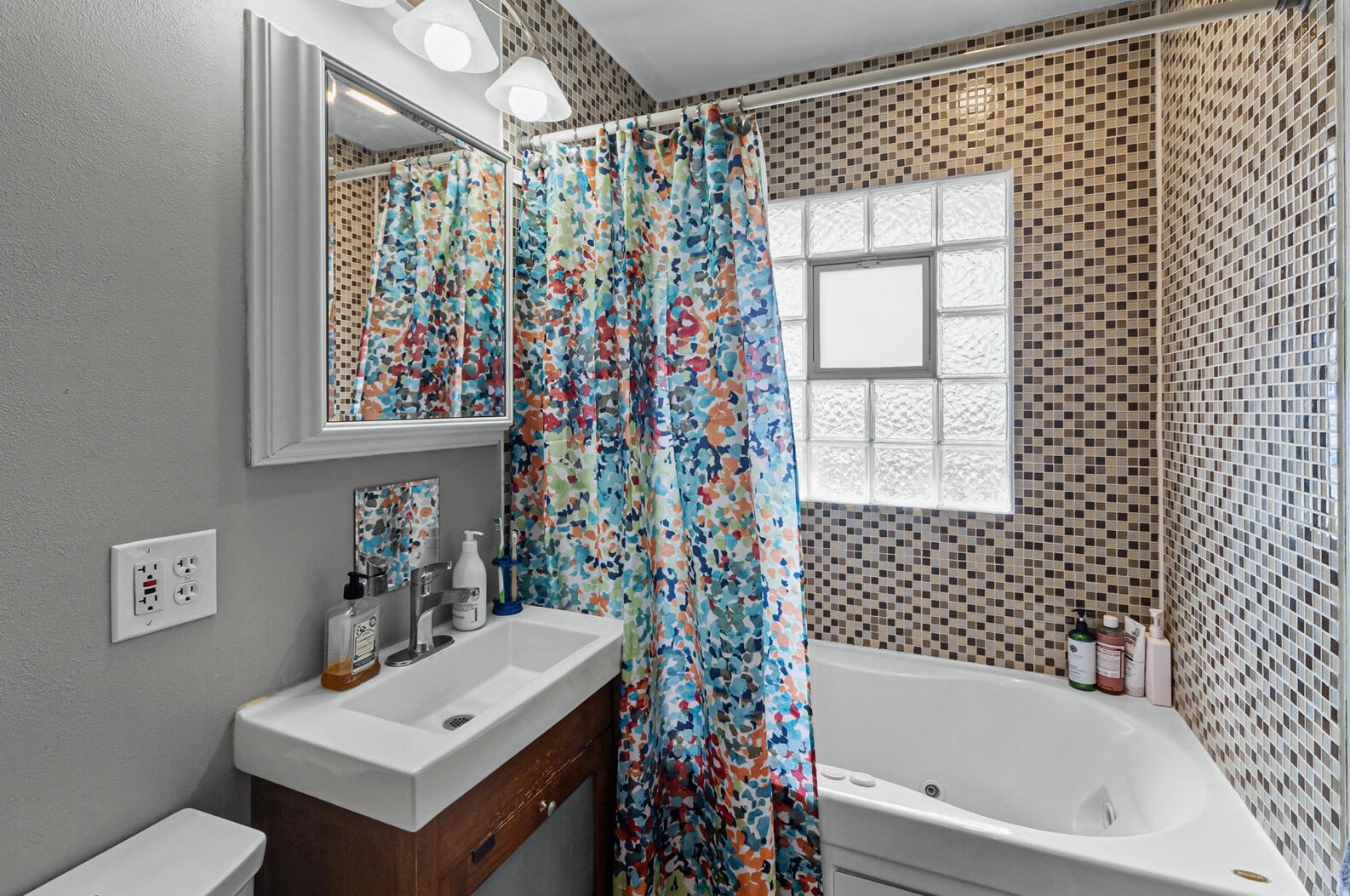 4225 122nd St, Kenosha WI  53158-3921 exterior