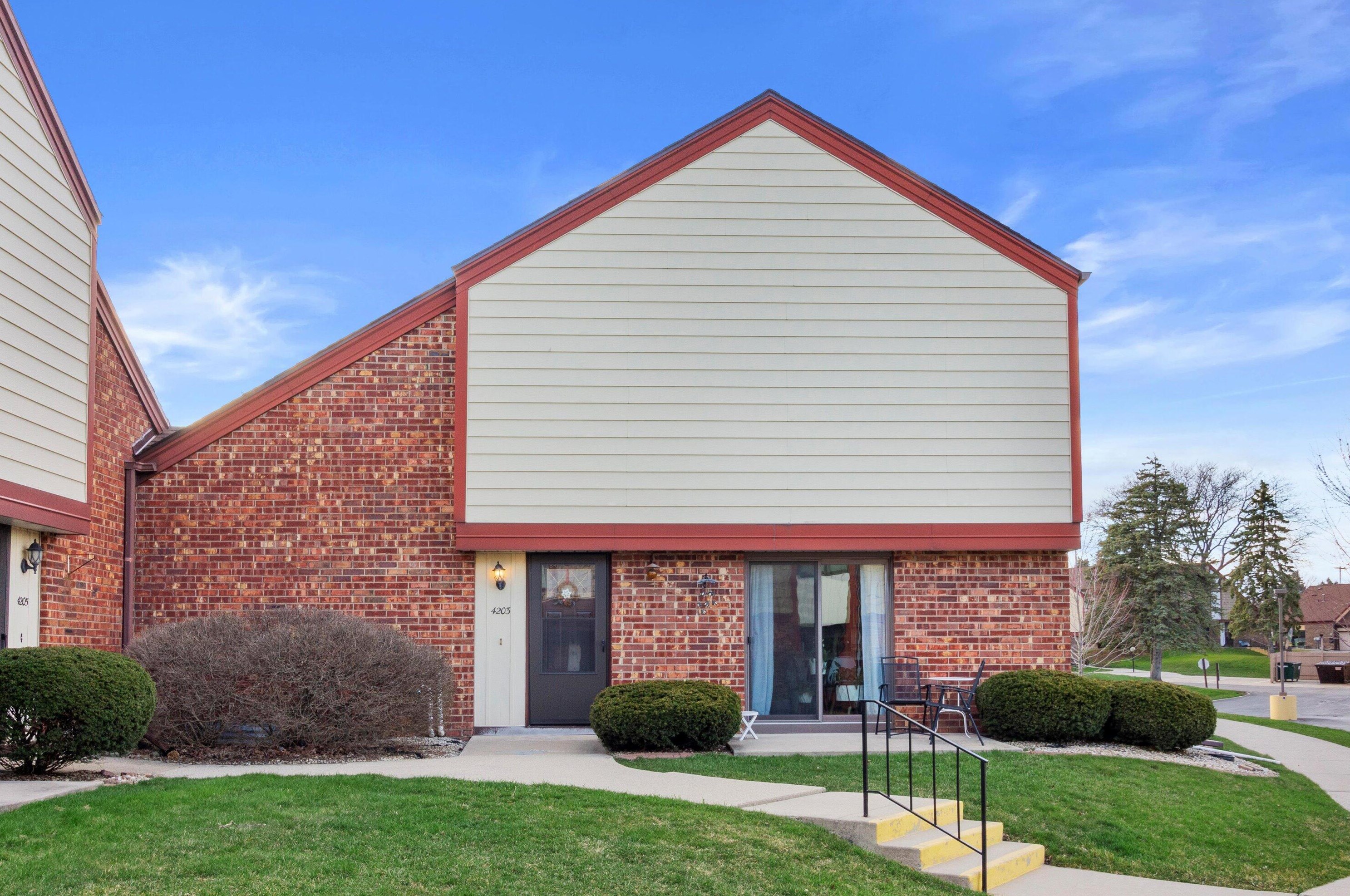 4203 College Ave, Milwaukee WI  53221-4548 exterior