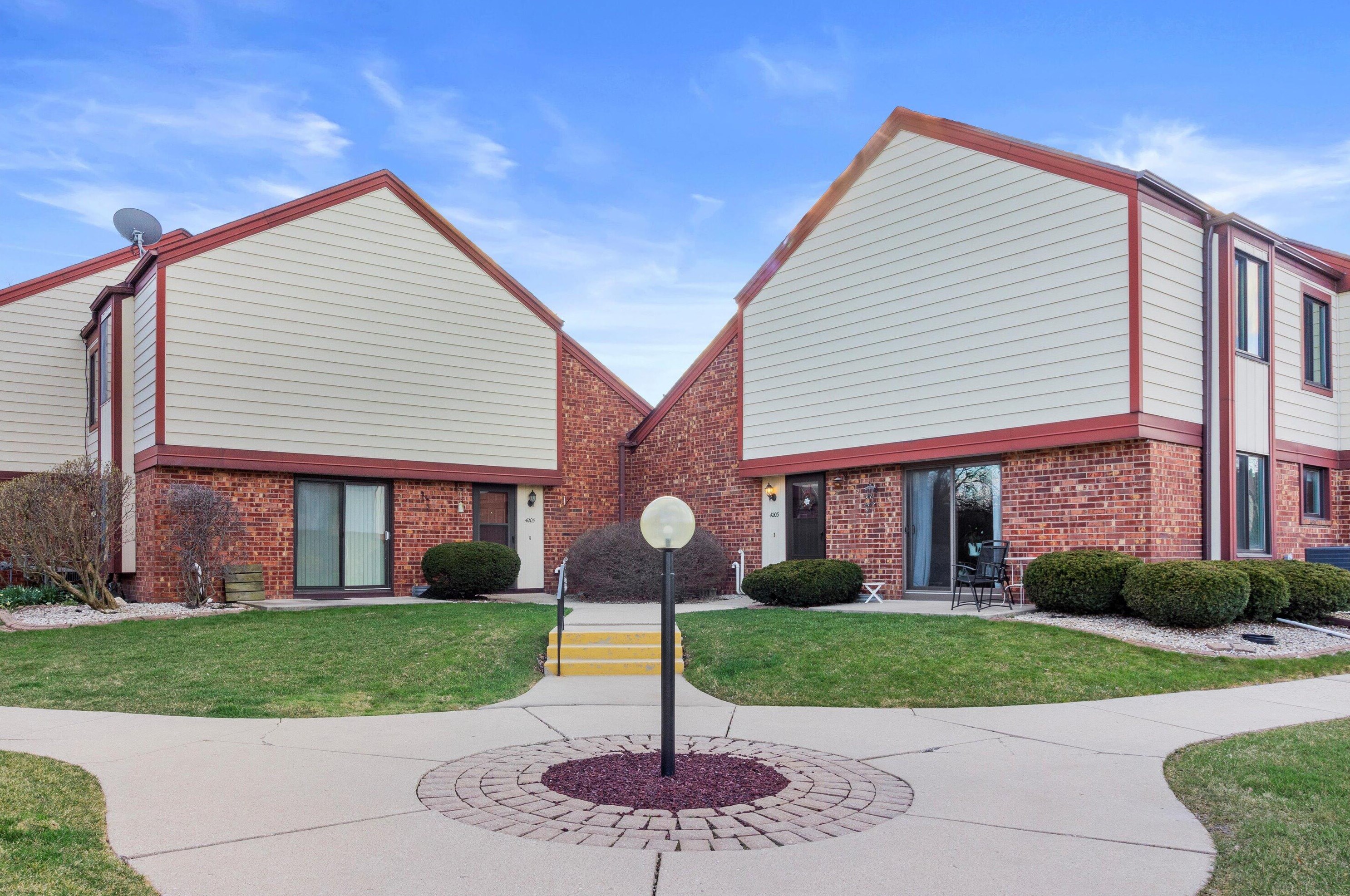 4203 College Ave, Milwaukee WI  53221-4548 exterior