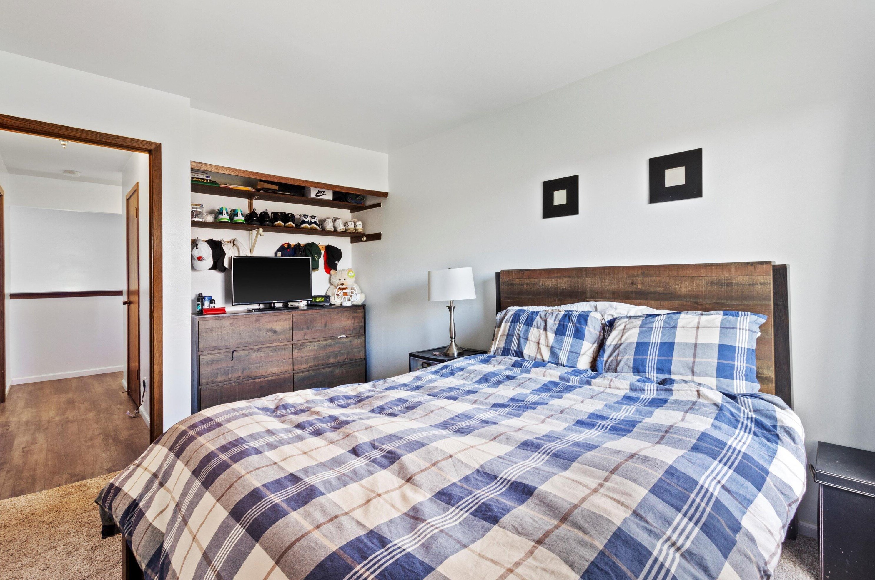 4203 College Ave, Milwaukee WI  53221-4548 exterior