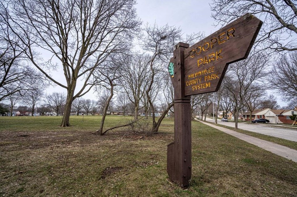 3132 81st St, Milwaukee WI 53222-3810 exterior