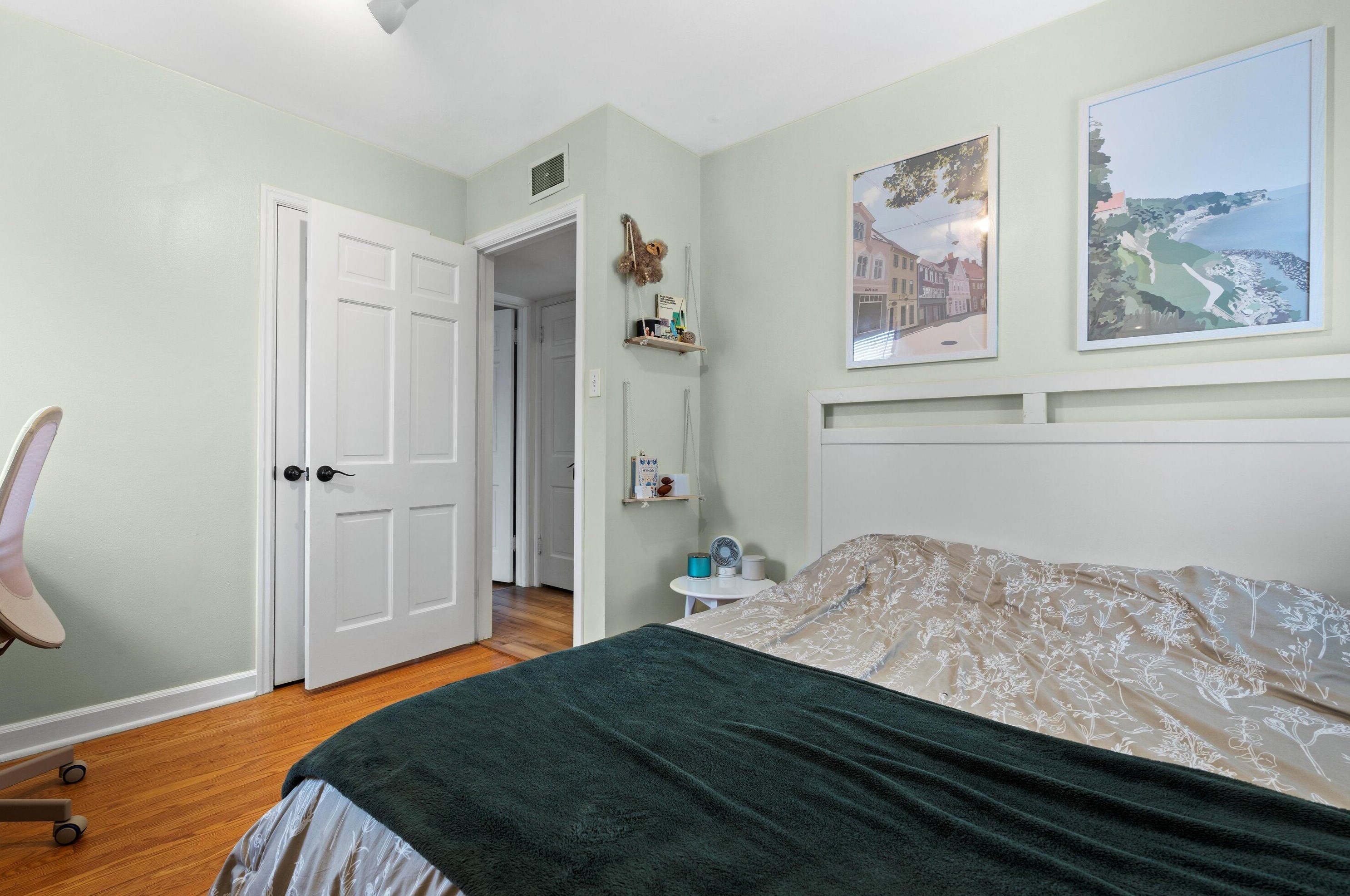 4365 Glenway St, Milwaukee WI 53222-1118 exterior