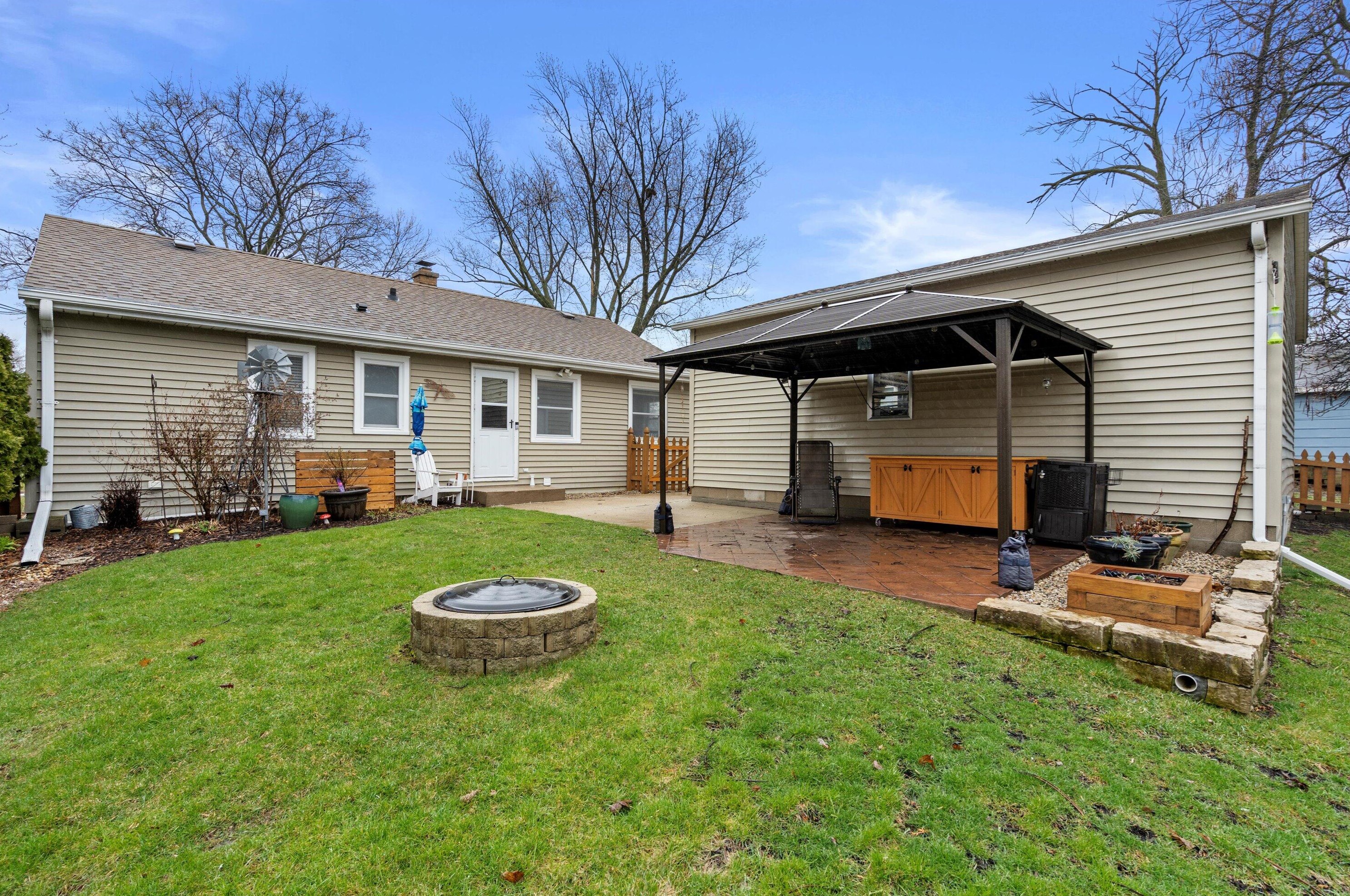 4365 Glenway St, Milwaukee WI 53222-1118 exterior