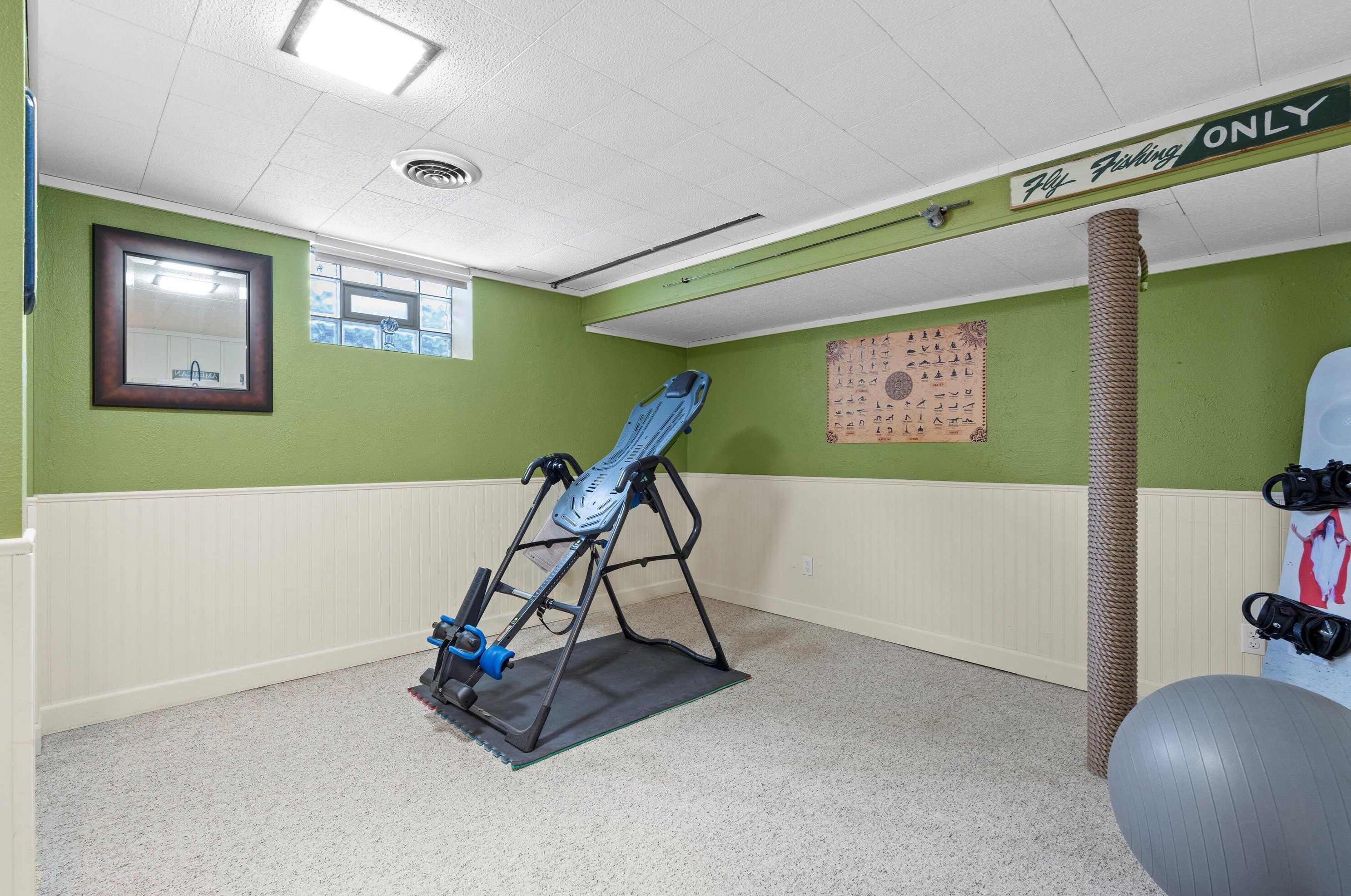 4365 Glenway St, Milwaukee WI 53222-1118 exterior