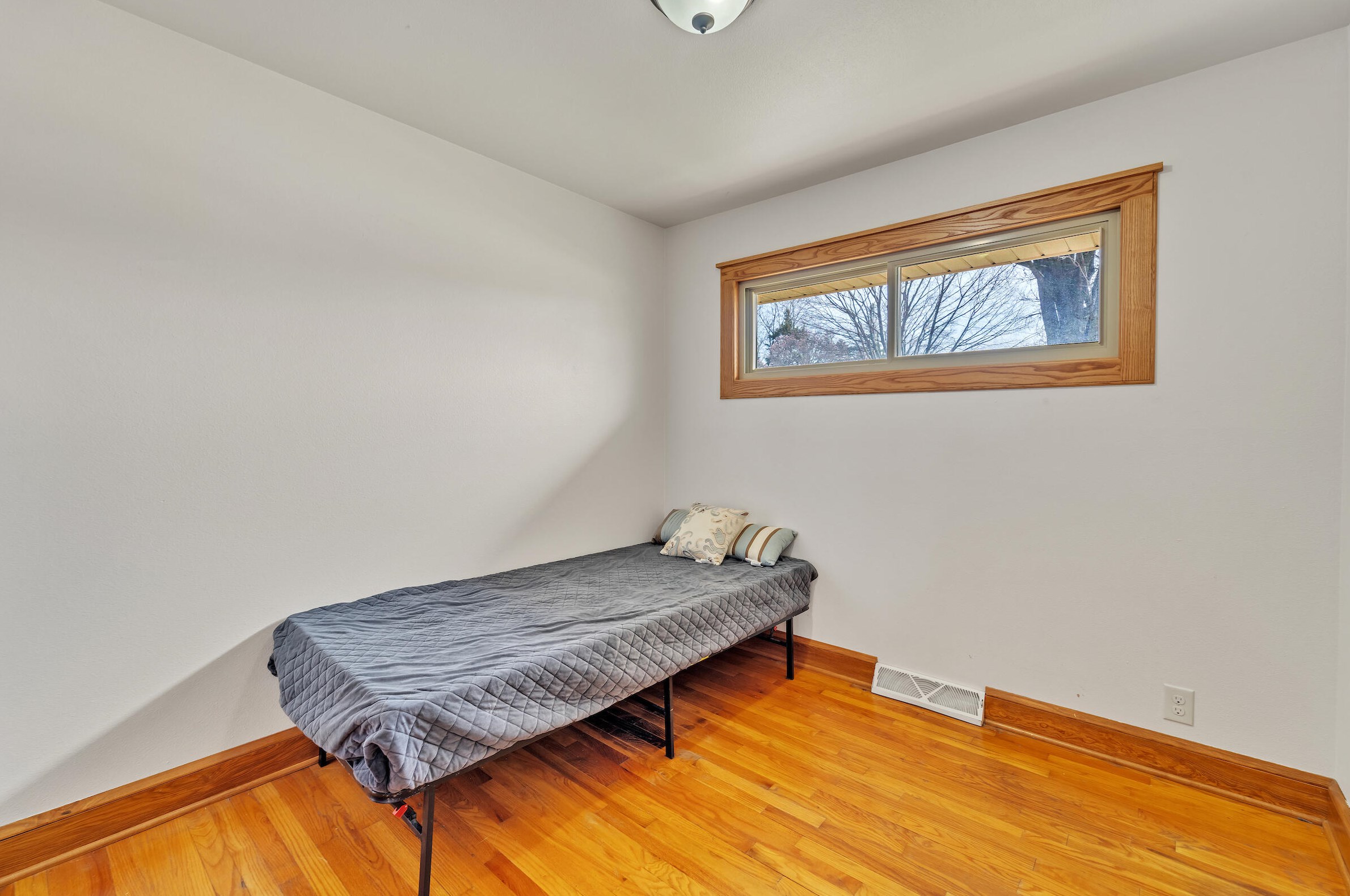 4147 55th St, Milwaukee WI  53220-3186 exterior