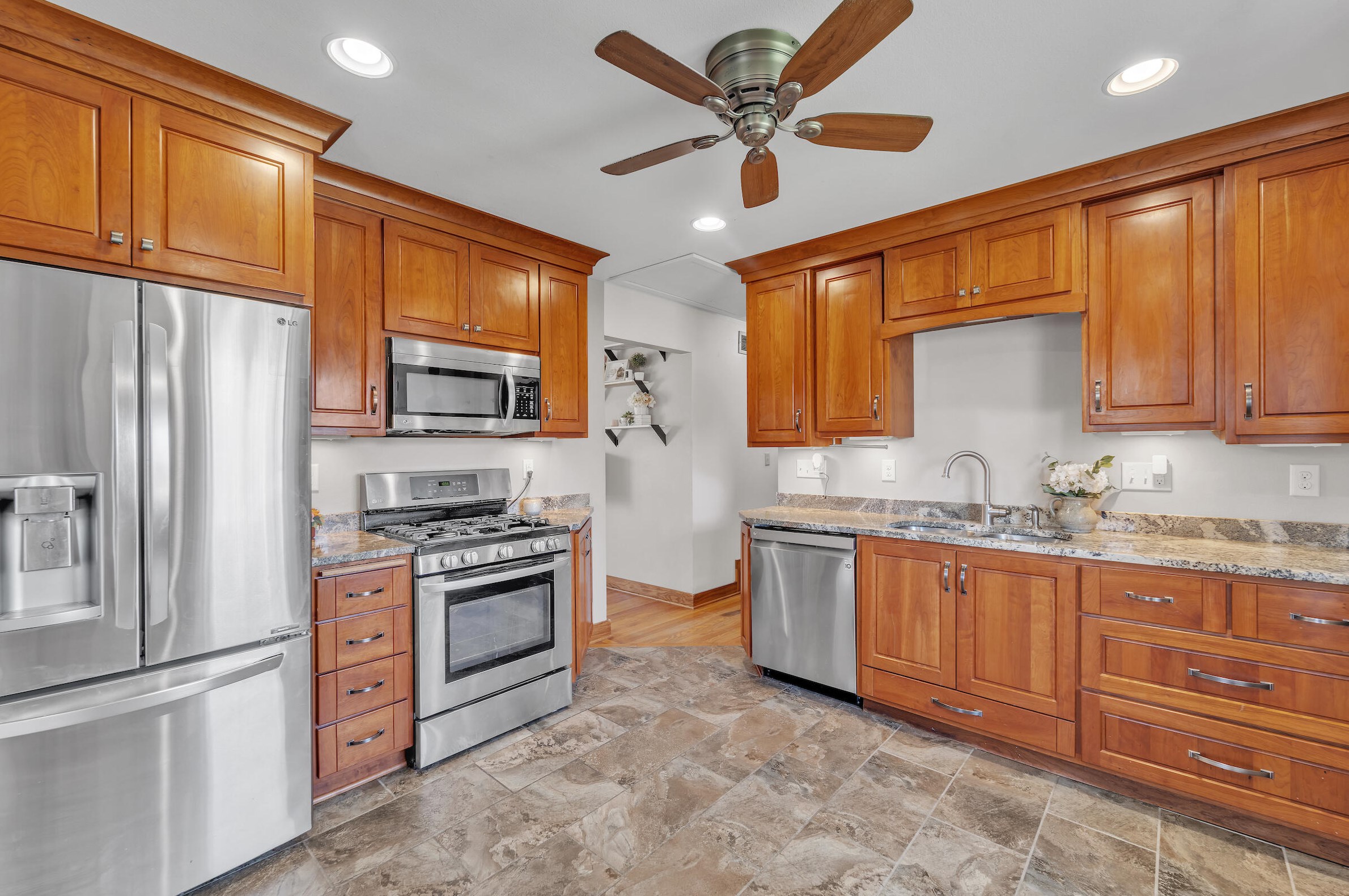 4147 55th St, Milwaukee WI  53220-3186 exterior