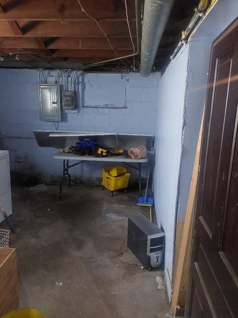 912 Nash St, Milwaukee WI 53206-1848 exterior