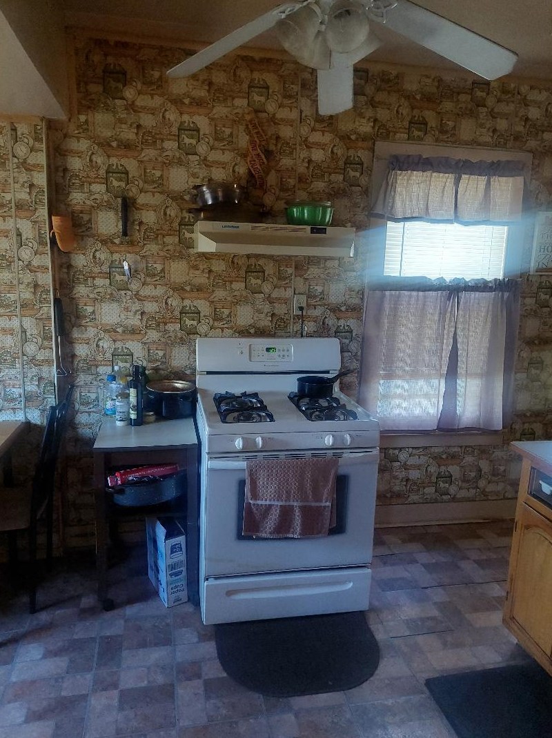 912 Nash St, Milwaukee WI 53206-1848 exterior