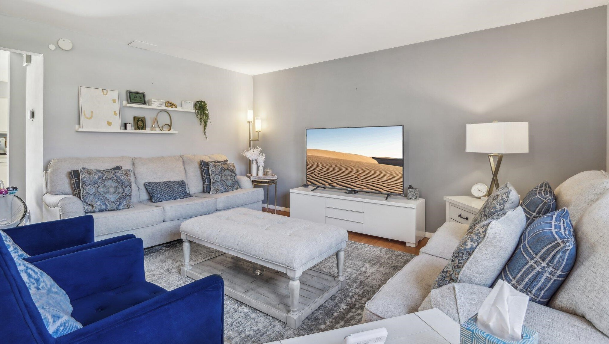 4205 Cherrywood Ln, Milwaukee WI  53209-1005 exterior