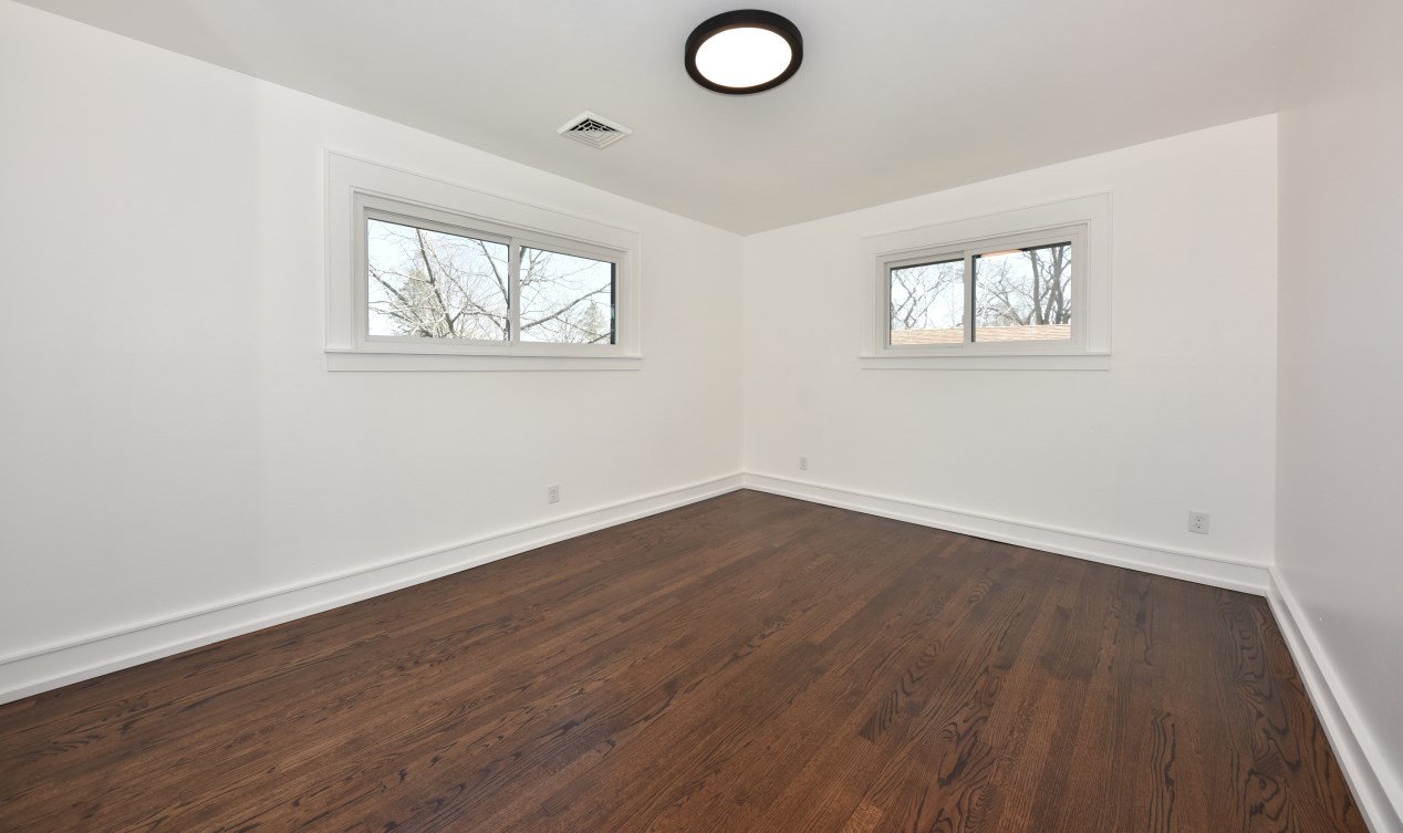 9031 Santa Monica Blvd, Milwaukee WI  53217-1756 exterior