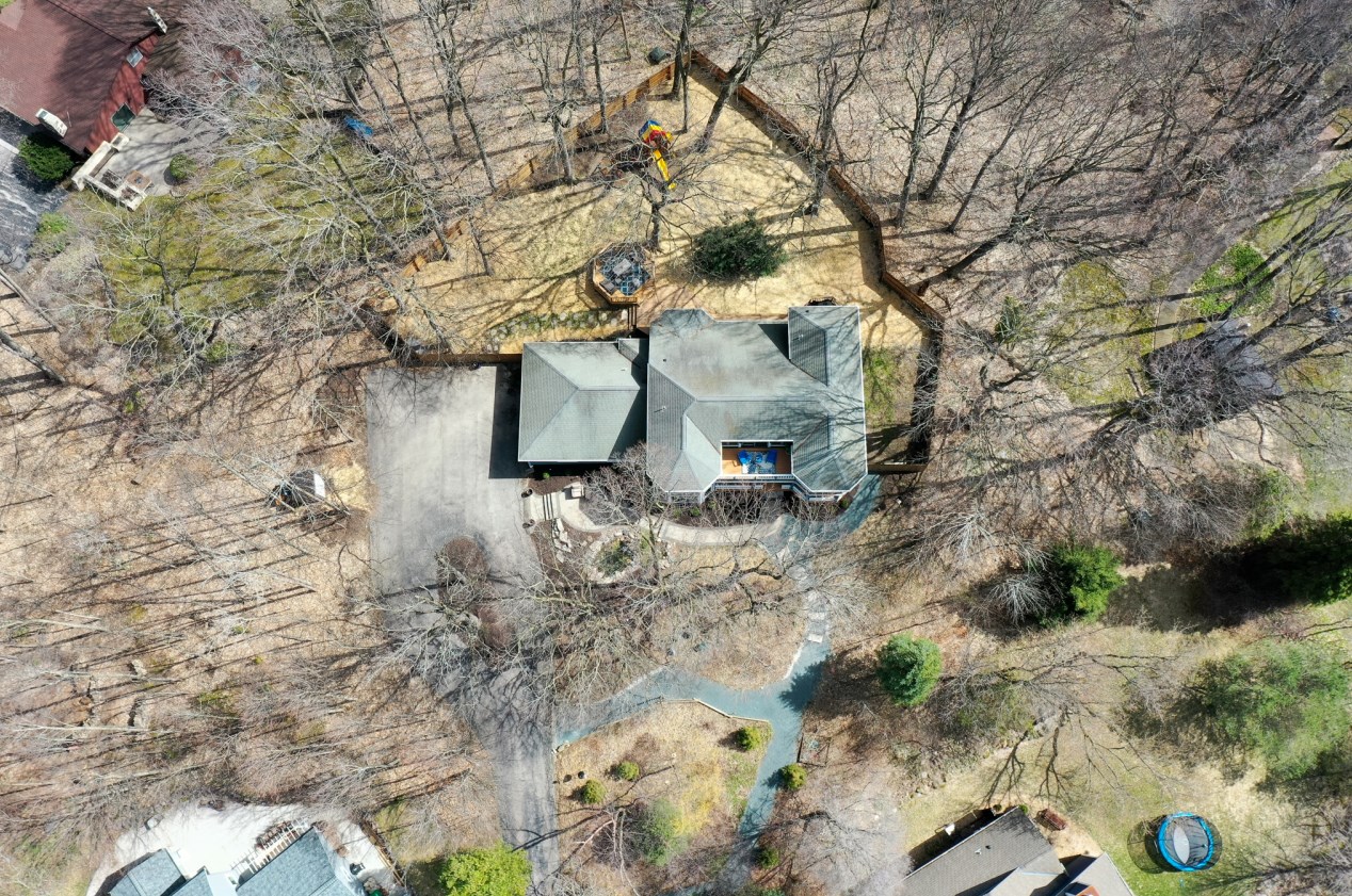 1882 Blackfoot Ct, Grafton WI  53024-9578 exterior