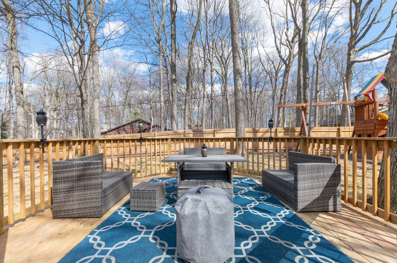 1882 Blackfoot Ct, Grafton WI  53024-9578 exterior