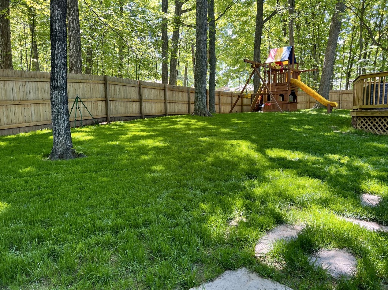 1882 Blackfoot Ct, Grafton WI  53024-9578 exterior