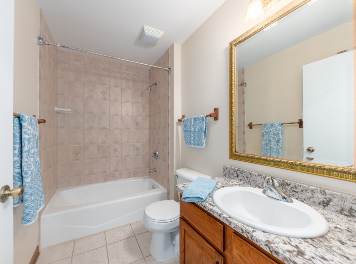 1882 Blackfoot Ct, Grafton WI  53024-9578 exterior