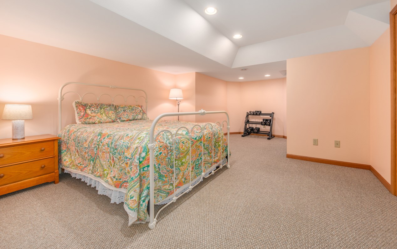 1882 Blackfoot Ct, Grafton WI  53024-9578 exterior