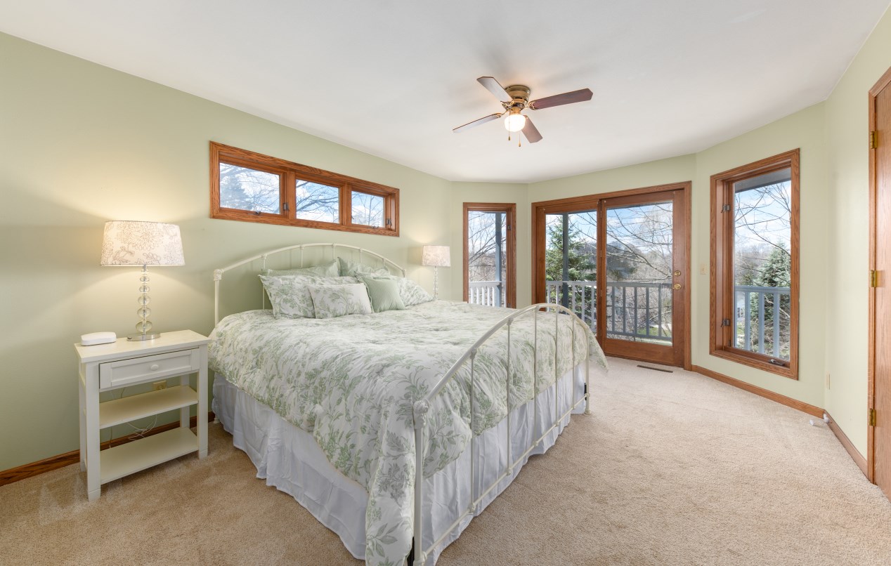 1882 Blackfoot Ct, Grafton WI  53024-9578 exterior
