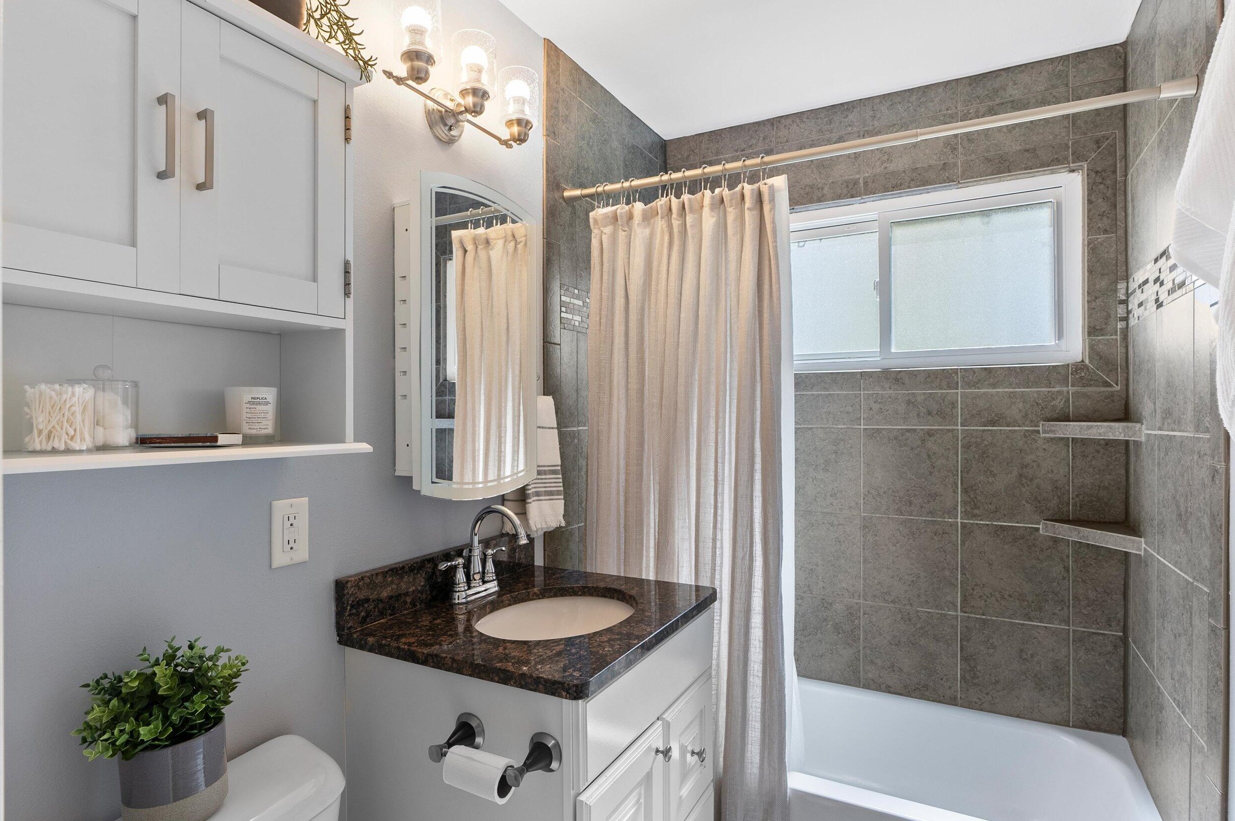 3308 Ellen St, Milwaukee WI  53207-3151 exterior