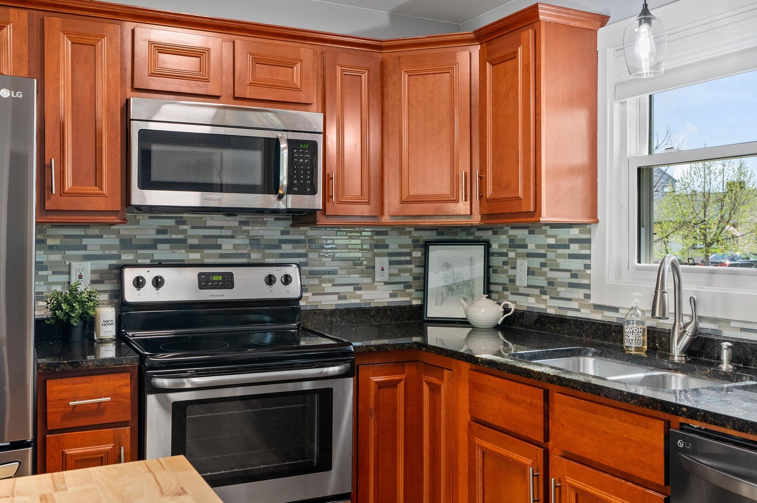 3308 Ellen St, Milwaukee WI  53207-3151 exterior