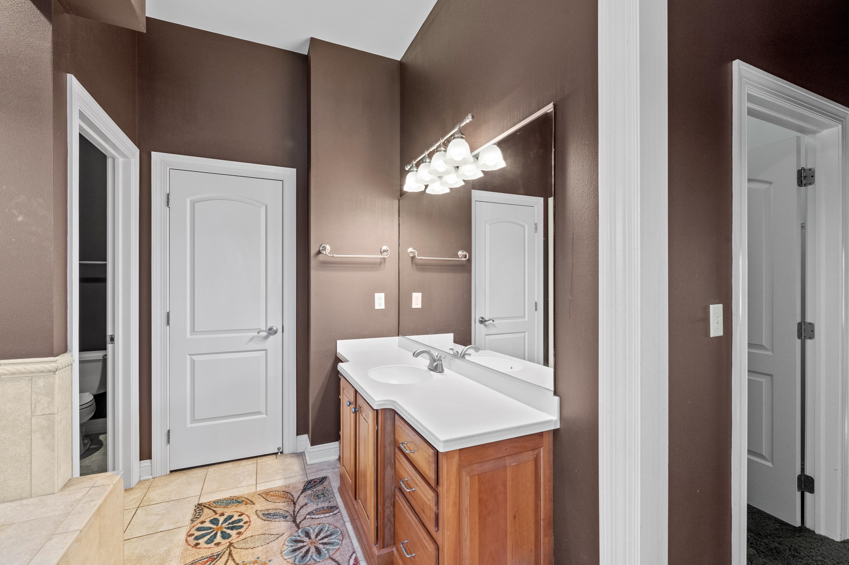 15785 Choctaw Trl, Brookfield WI  53005-5596 exterior
