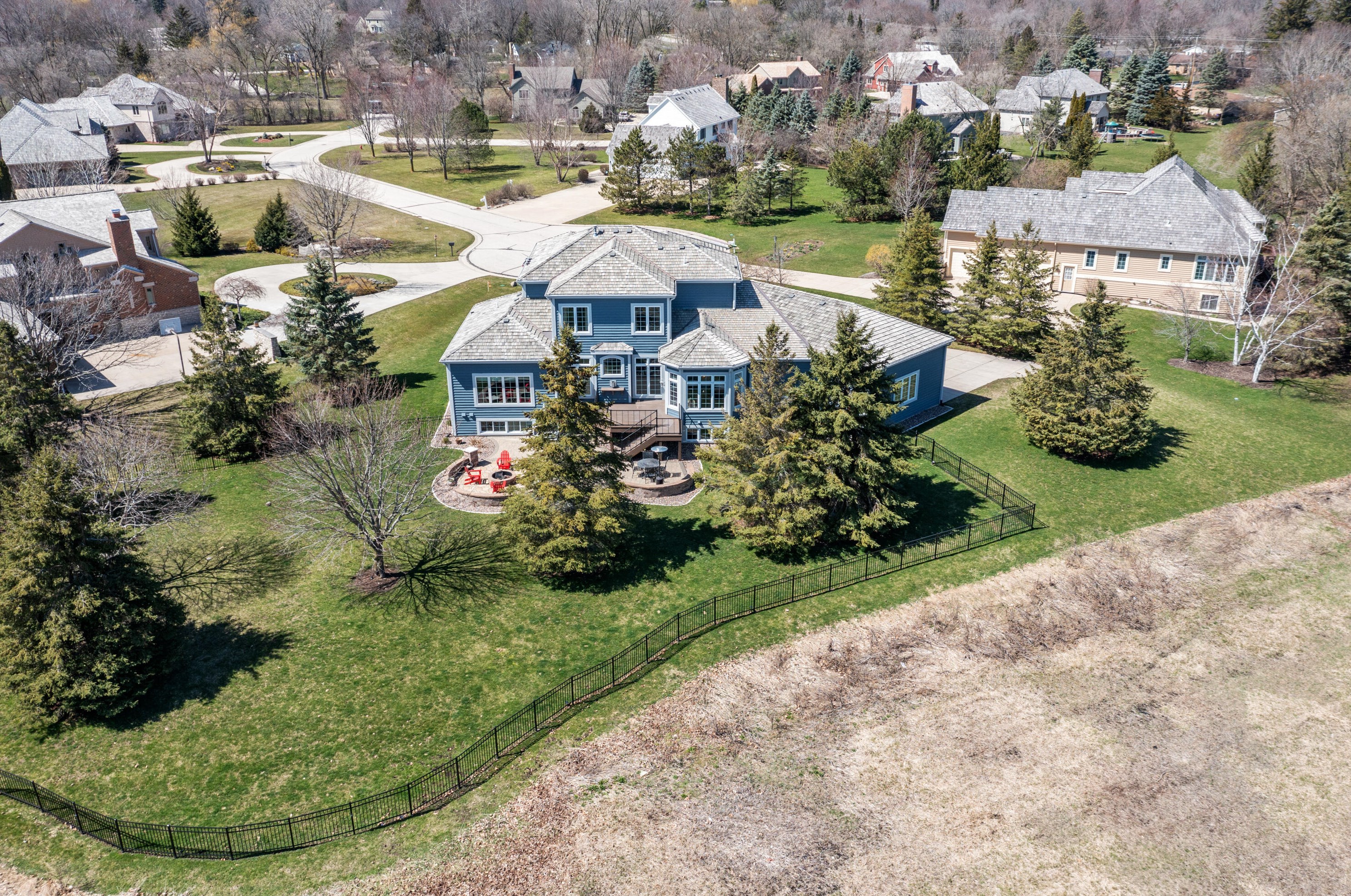 15785 Choctaw Trl, Brookfield WI  53005-5596 exterior