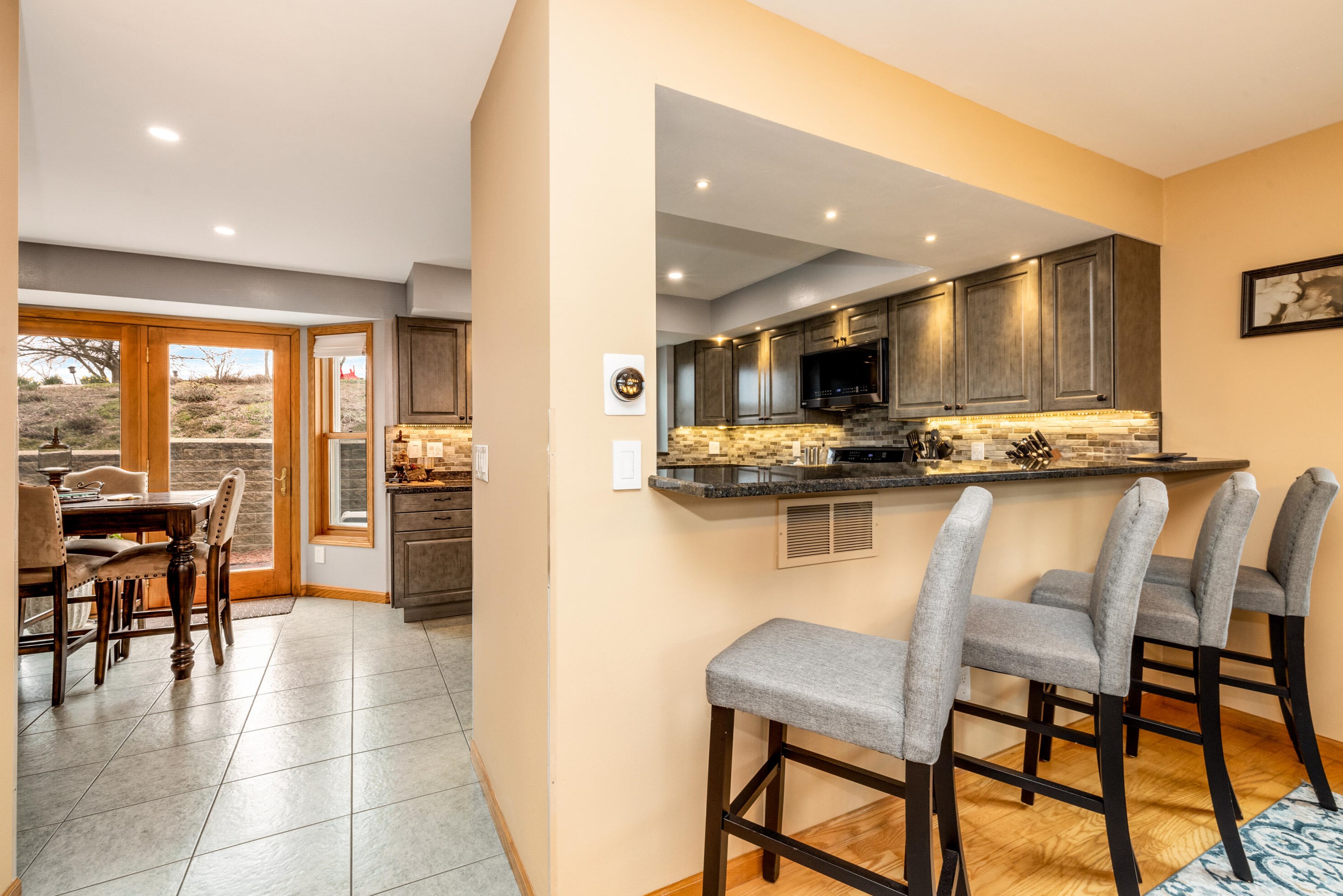 1497 Sunnyridge Rd, Pewaukee WI  53072-3885 exterior