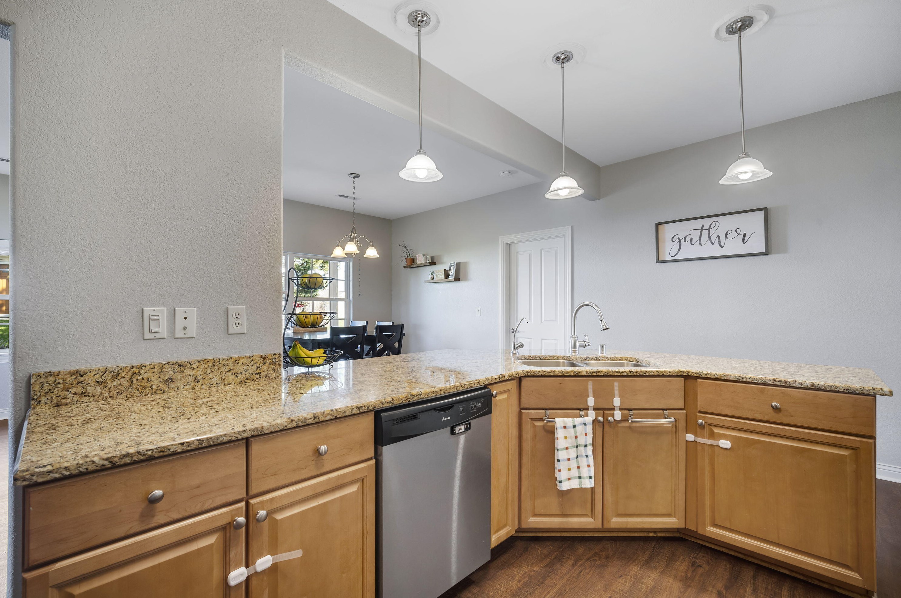 1824 Stoney Ln, Slinger WI  53086-9038 exterior