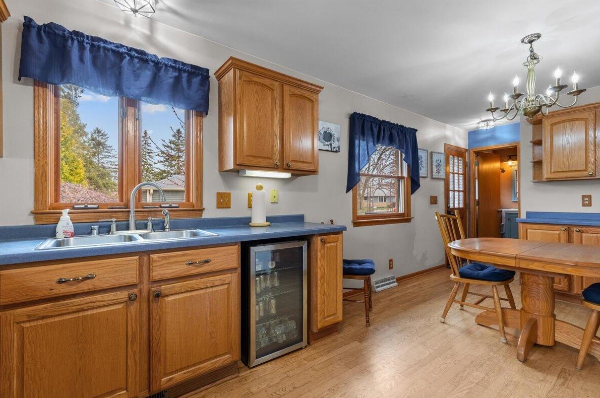 4406 Fountain Ave, Milwaukee WI 53223-4436 exterior