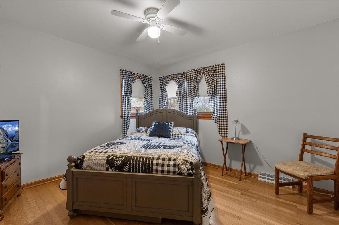 4406 Fountain Ave, Milwaukee WI 53223-4436 exterior