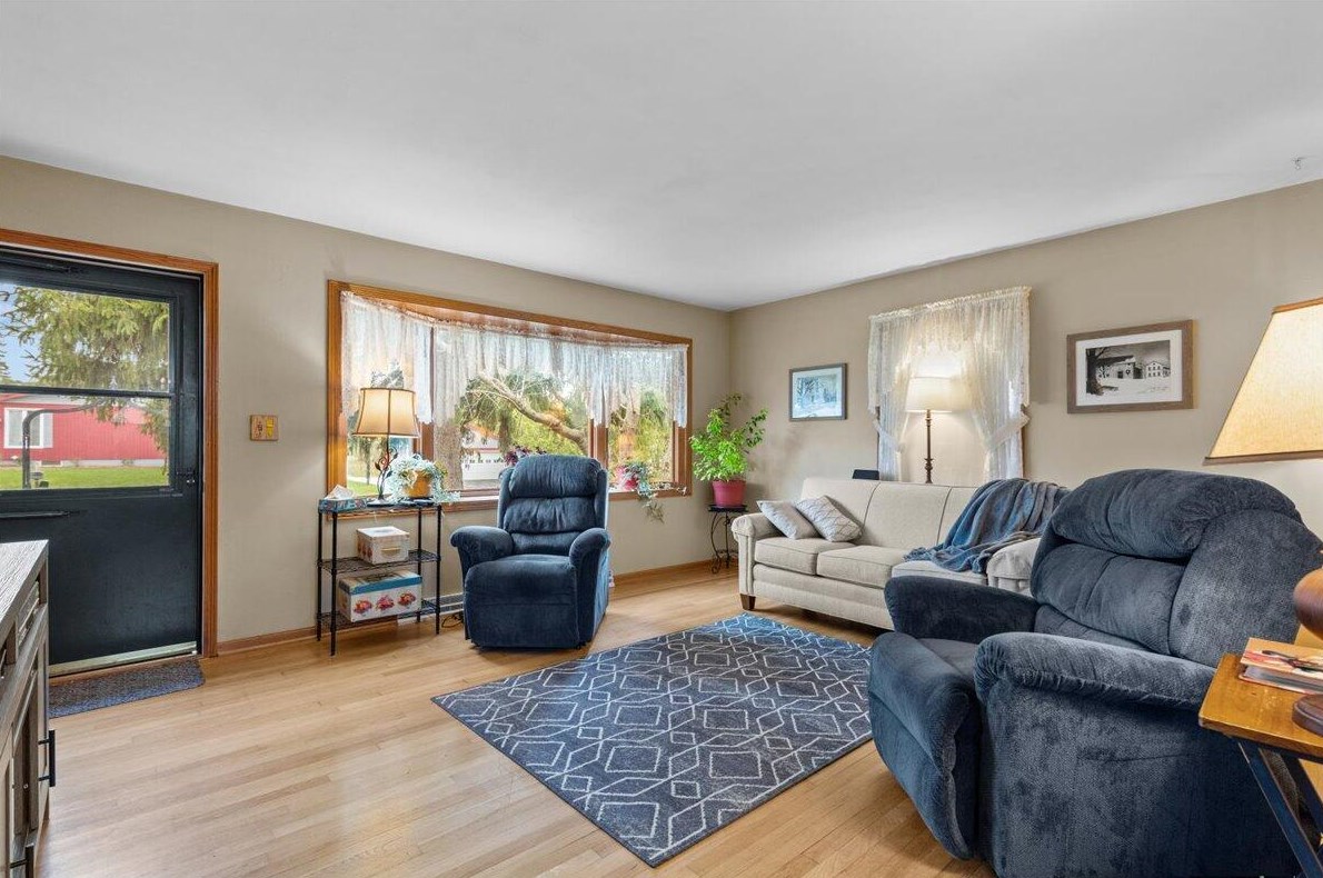 4406 Fountain Ave, Milwaukee WI 53223-4436 exterior