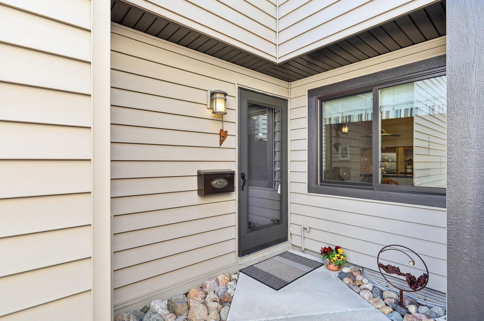 9203 70, Milwaukee WI 53223-2151 exterior